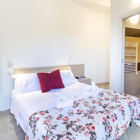 Isola Felice Hotel Silvi Paese Екстериор снимка