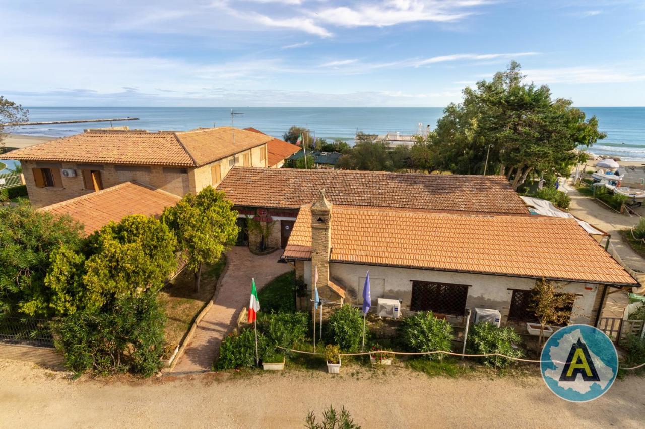 Isola Felice Hotel Silvi Paese Екстериор снимка