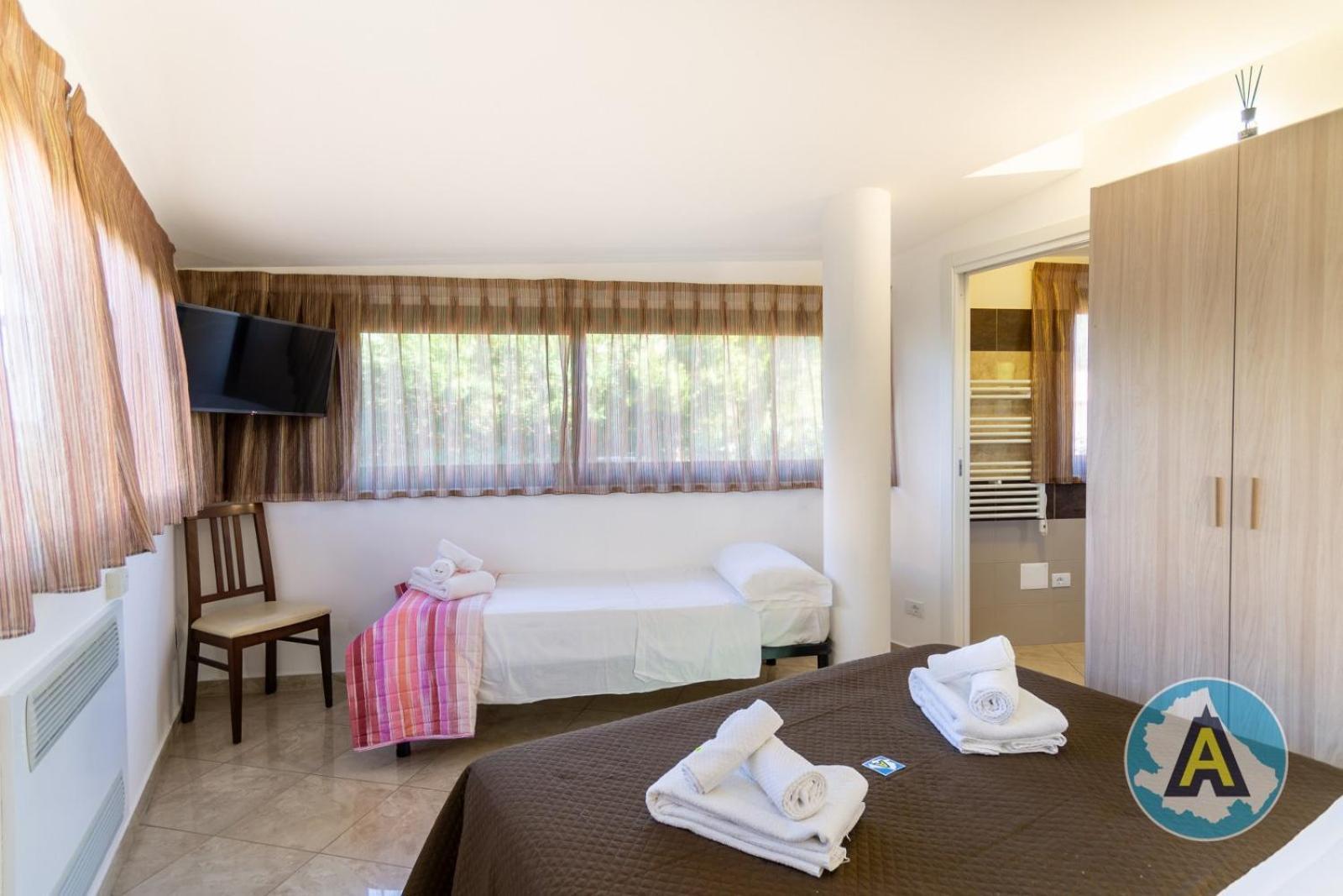 Isola Felice Hotel Silvi Paese Екстериор снимка