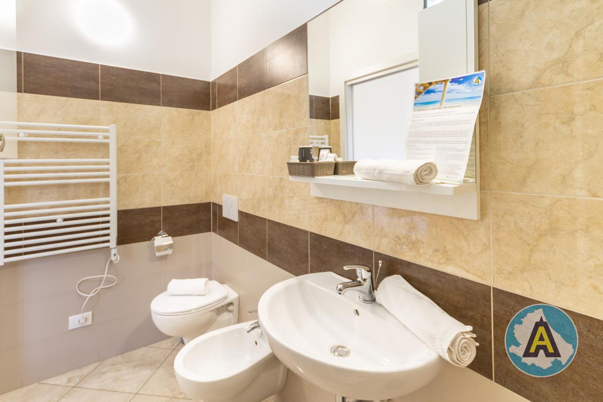 Isola Felice Hotel Silvi Paese Екстериор снимка