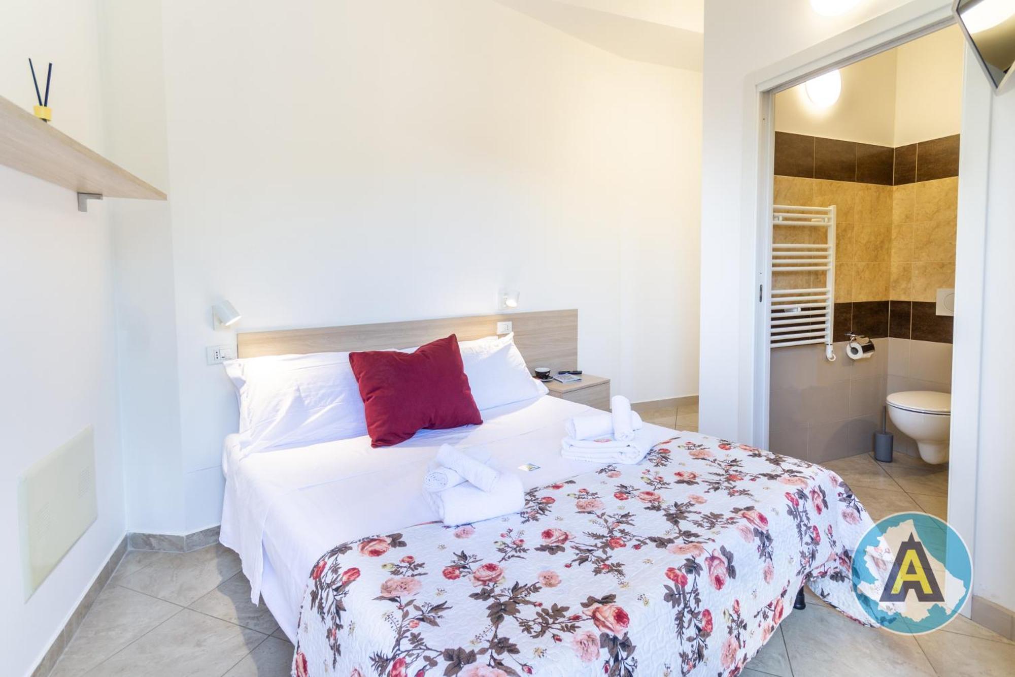 Isola Felice Hotel Silvi Paese Екстериор снимка