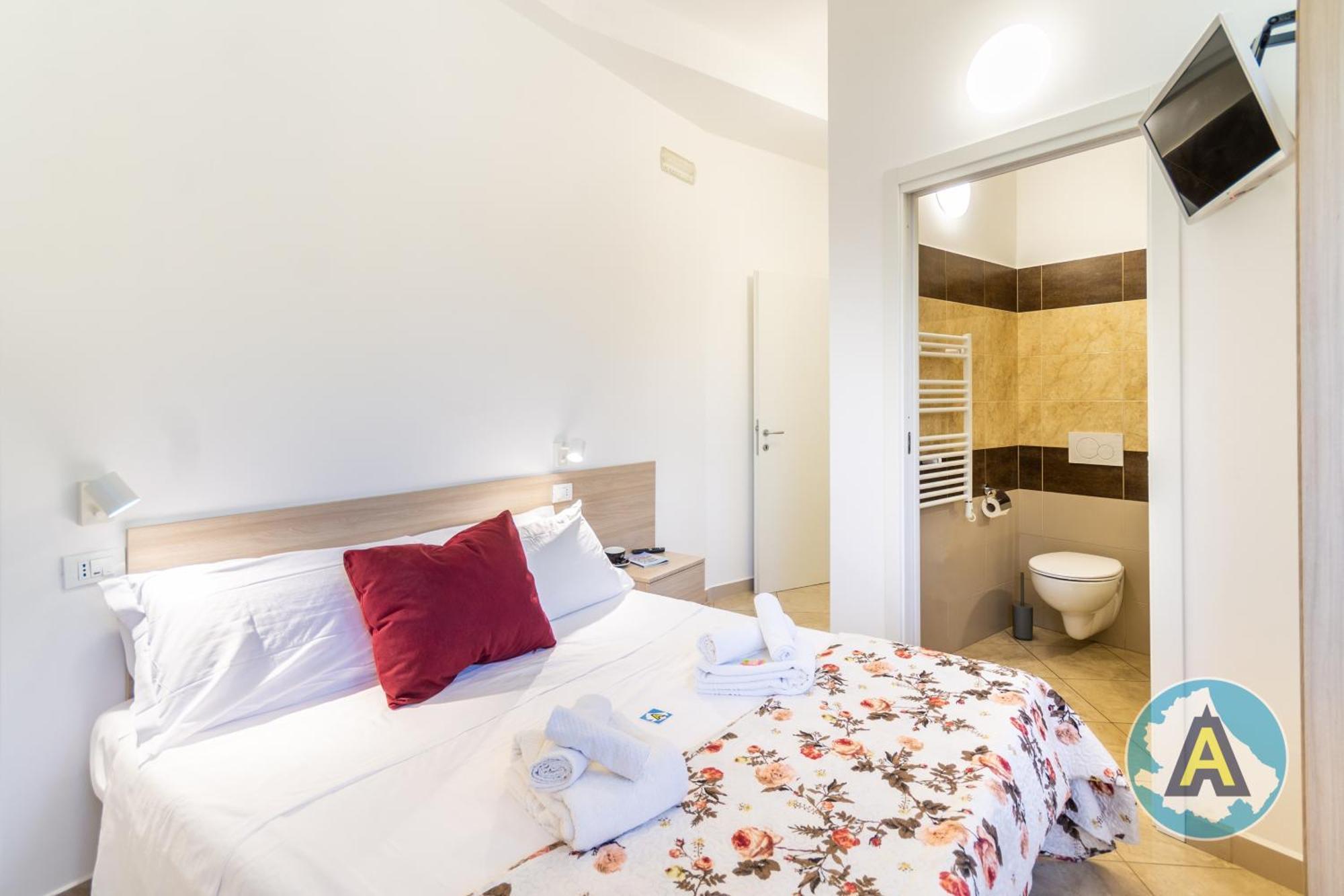 Isola Felice Hotel Silvi Paese Екстериор снимка