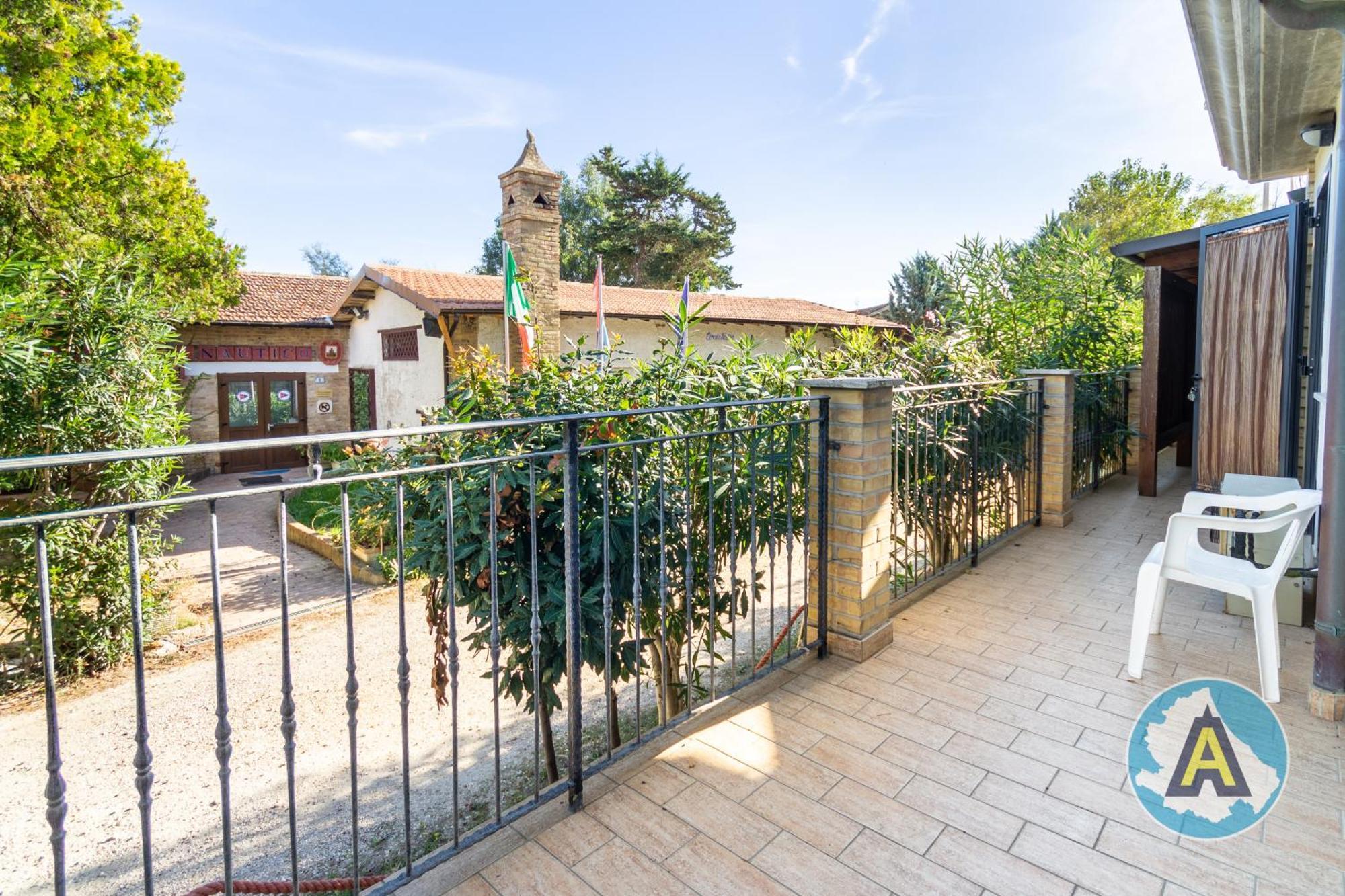 Isola Felice Hotel Silvi Paese Екстериор снимка