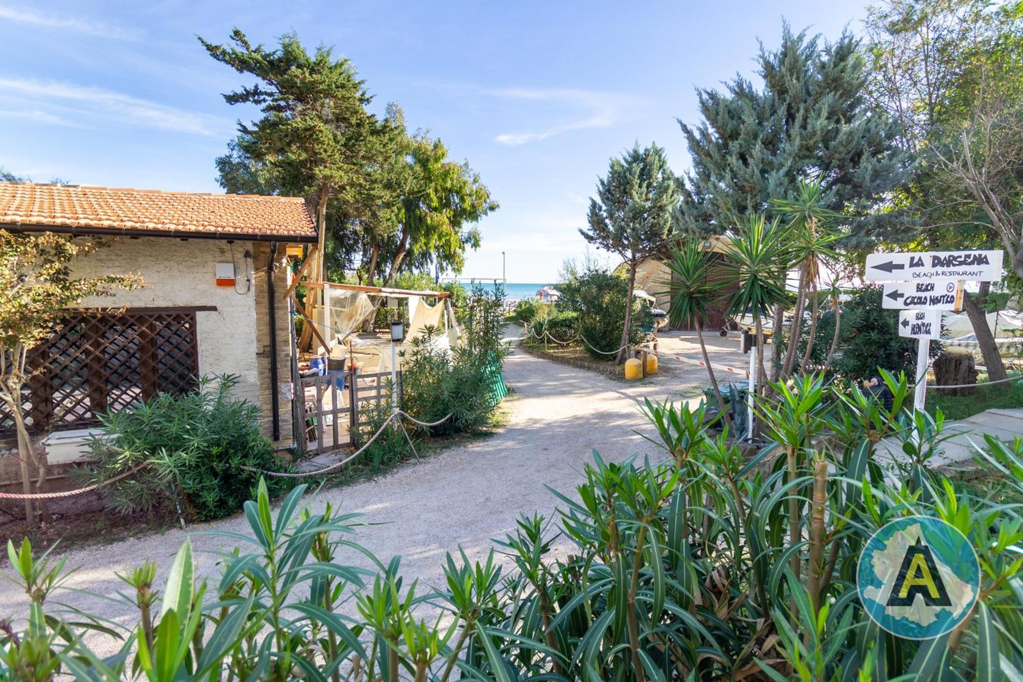 Isola Felice Hotel Silvi Paese Екстериор снимка
